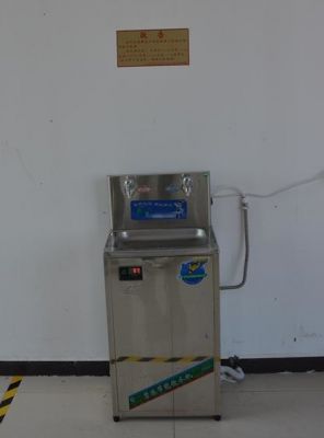 饮水机